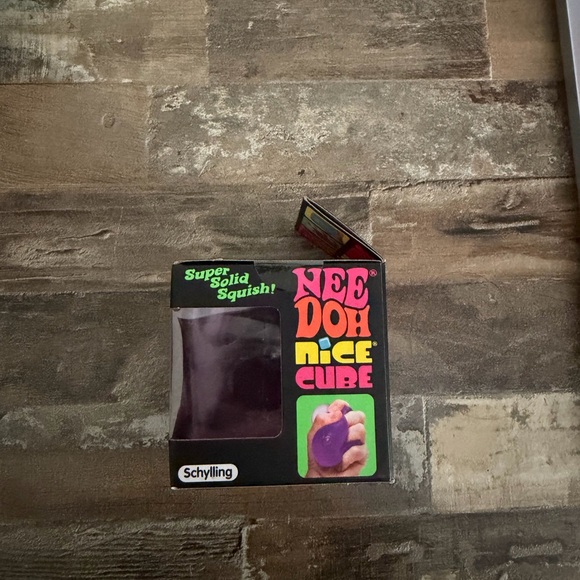 NEW NeeDoh Nice Cube Super Solid Squish - Purple - Picture 4 of 4